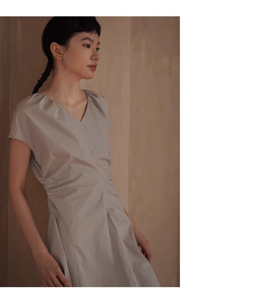 煙雨朦朧氣質洋裝V領捏褶收腰顯瘦立體分割洋裝女,煙雨朦朧氣質洋裝V領捏褶收腰顯瘦立體分割洋裝女,HBFS7038,煙雨朦朧氣質洋裝V領捏褶收腰顯瘦立體分割洋裝女,純棉親膚,高級慵懶