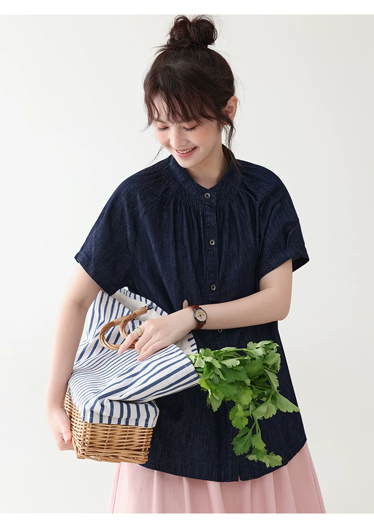 深藍色插肩袖單排扣牛仔襯衫女夏季新款寬鬆圓領上衣,深藍色插肩袖單排扣牛仔襯衫女夏季新款寬鬆圓領上衣,HBFS1104,深藍色插肩袖單排扣牛仔襯衫女夏季新款寬鬆圓領上衣,壓褶細節,俐落剪裁