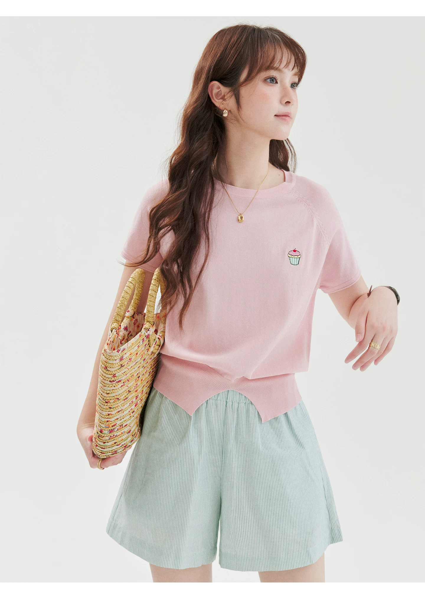 減齡綠條紋假兩件純棉休閒褲女夏季新款寬腿短褲,減齡綠條紋假兩件純棉休閒褲女夏季新款寬腿短褲,HBFS3071,減齡綠條紋假兩件純棉休閒褲女夏季新款寬腿短褲,蕾絲拼接,全棉面料