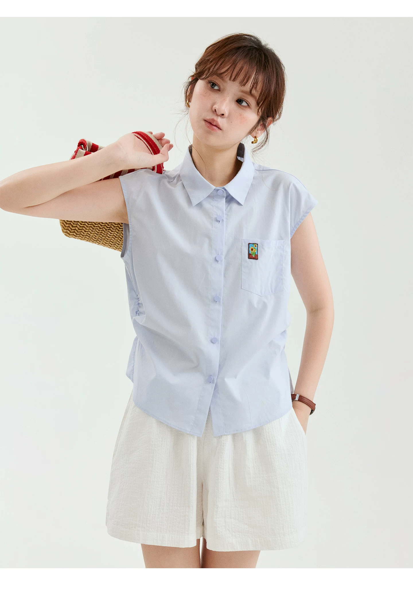 油畫小標收腰萊賽爾襯衫女夏季新款藍色翻領上衣,油畫小標收腰萊賽爾襯衫女夏季新款藍色翻領上衣,HBFS1332,油畫小標收腰萊賽爾襯衫女夏季新款藍色翻領上衣,刺繡細節,天絲混棉