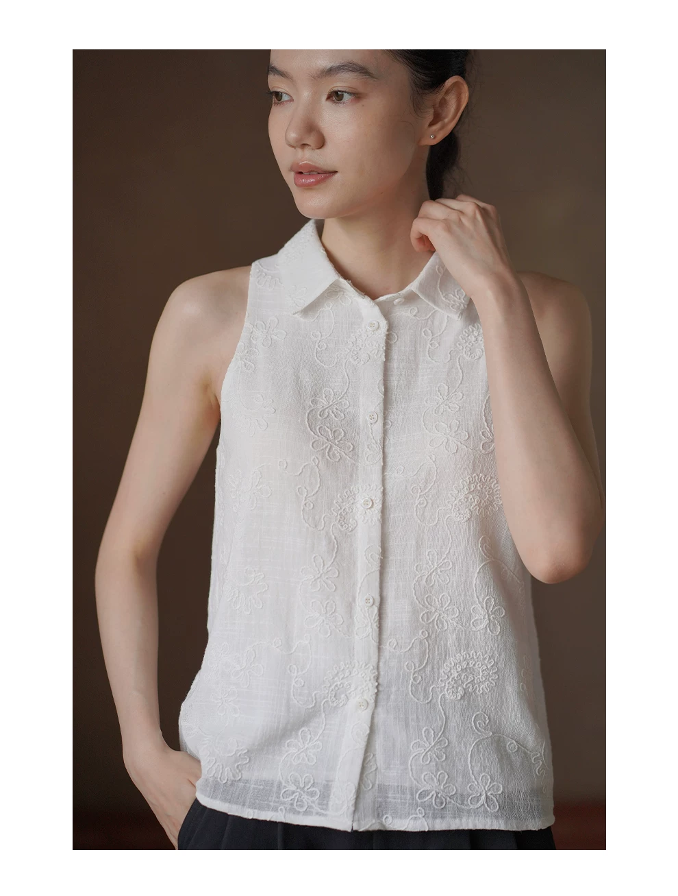立體精緻藤蔓刺繡上衣高支100棉掛脖翻領無袖顯瘦襯衫女,立體精緻藤蔓刺繡上衣高支100棉掛脖翻領無袖顯瘦襯衫女,HBFS1373,立體精緻藤蔓刺繡上衣高支100棉掛脖翻領無袖顯瘦襯衫女,精緻氣質,立體刺繡