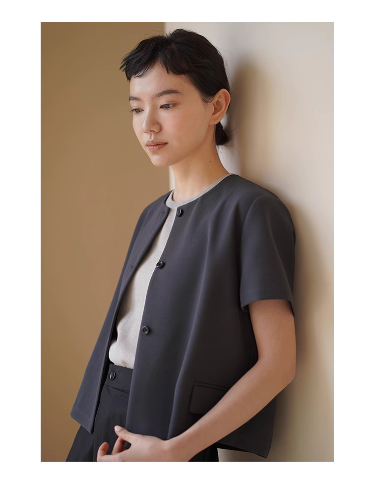 自留好版型小西裝顯瘦挺括正肩薄款氣質通勤短外套女