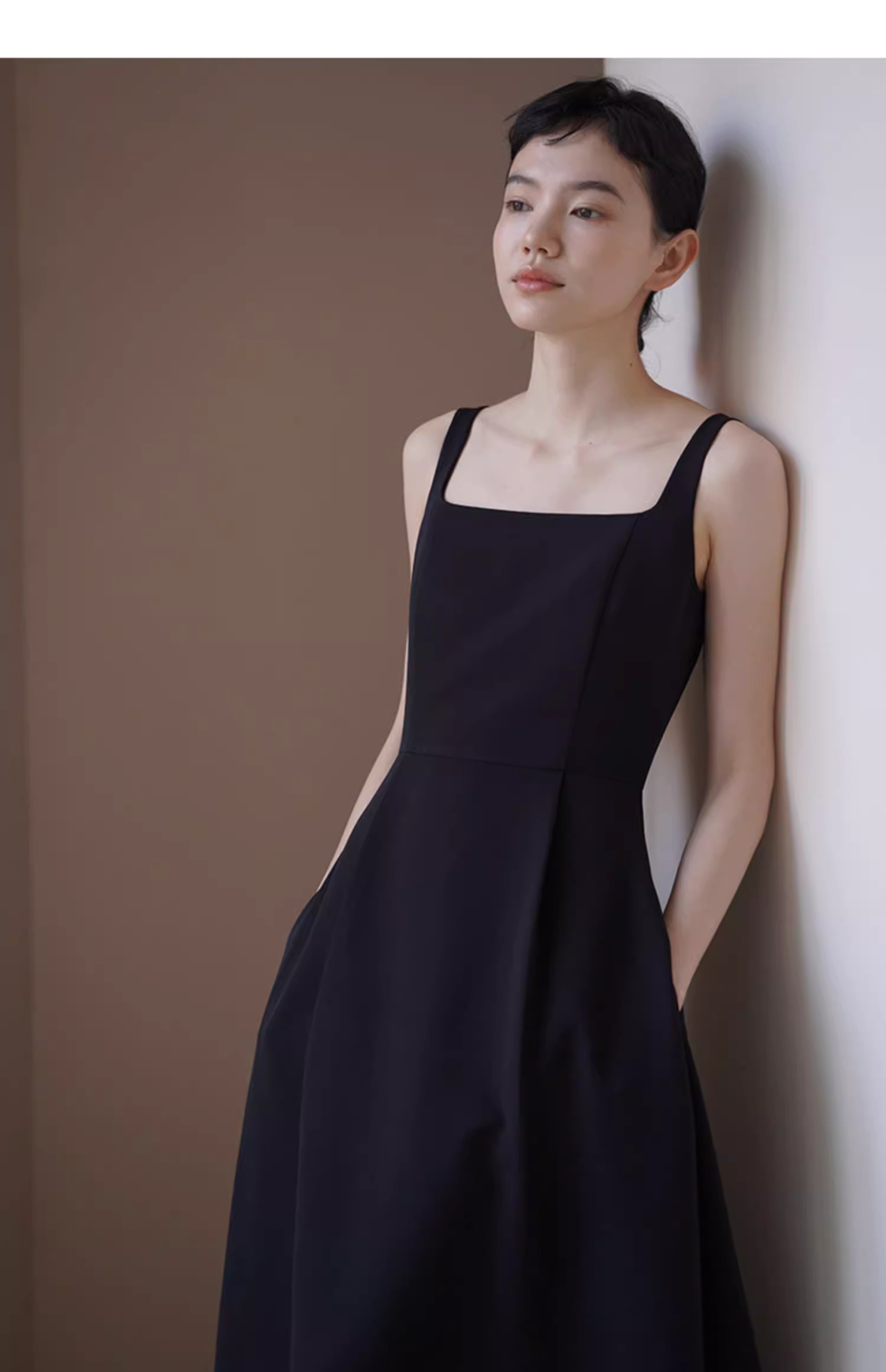 優雅赫本風小黑裙高腰分割拼接氣質方領背心A字洋裝女