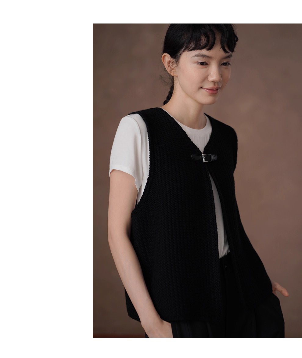 優雅疊穿粗針工藝羊毛棉混紡柔軟親膚顯瘦皮扣馬甲外套