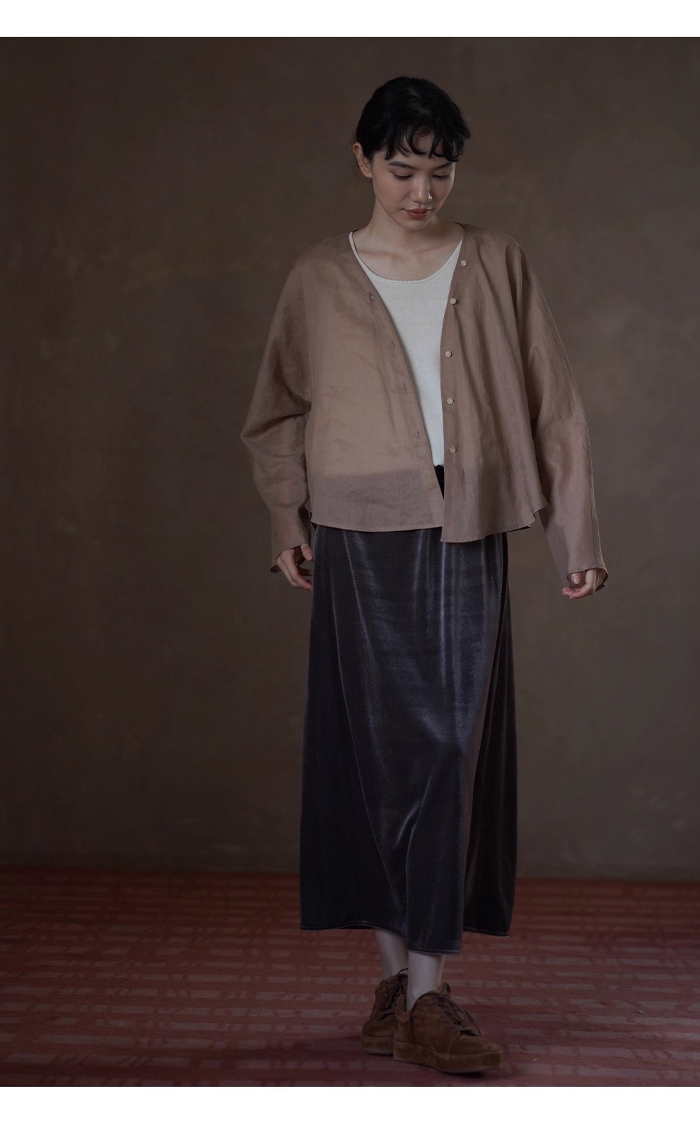 天然苧麻棉乾爽透氣肌理V領連肩袖薄顯瘦通勤長袖襯衫