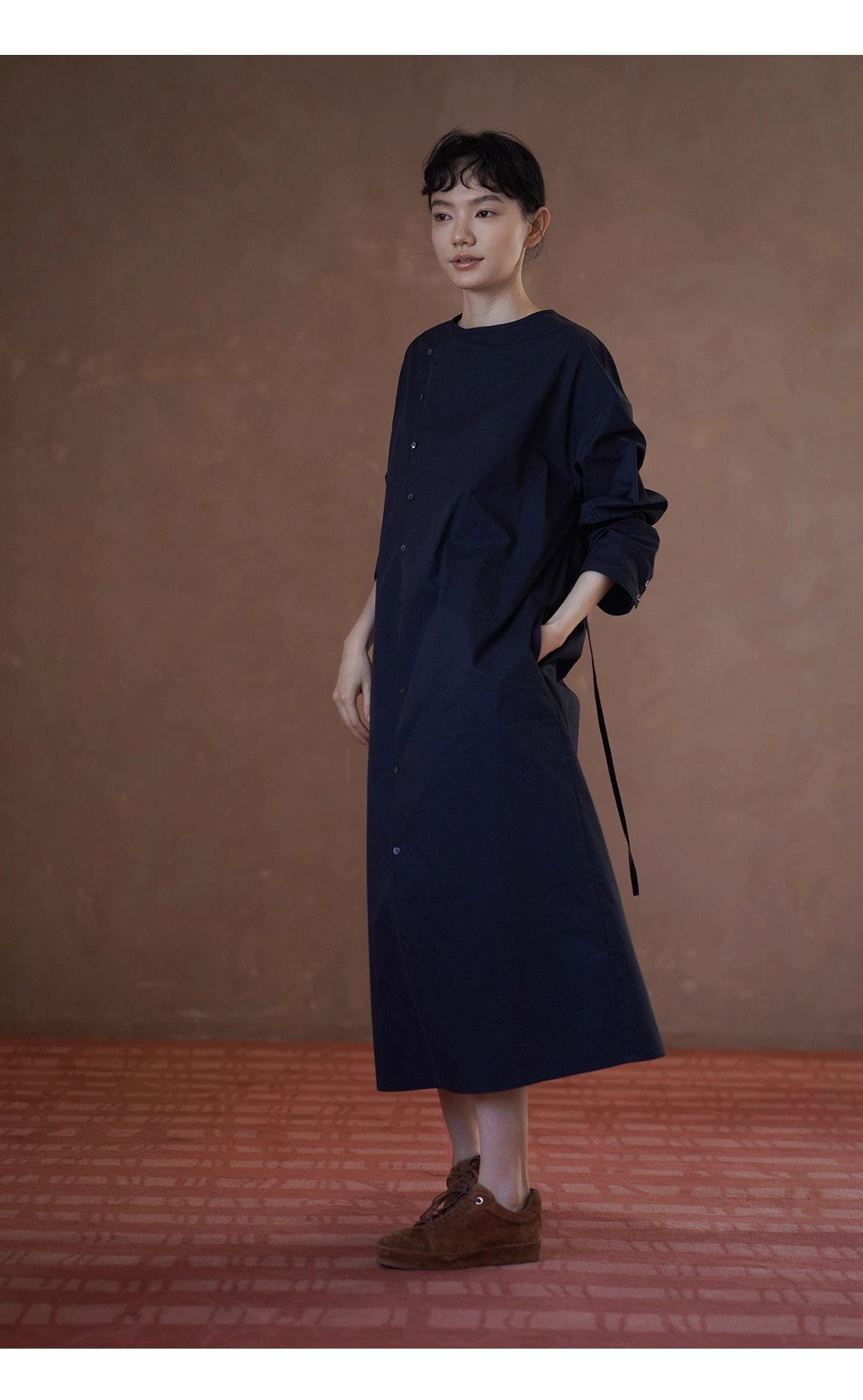 不對稱美學斜門襟洋裝挺括100%棉長遮肉顯瘦裙女