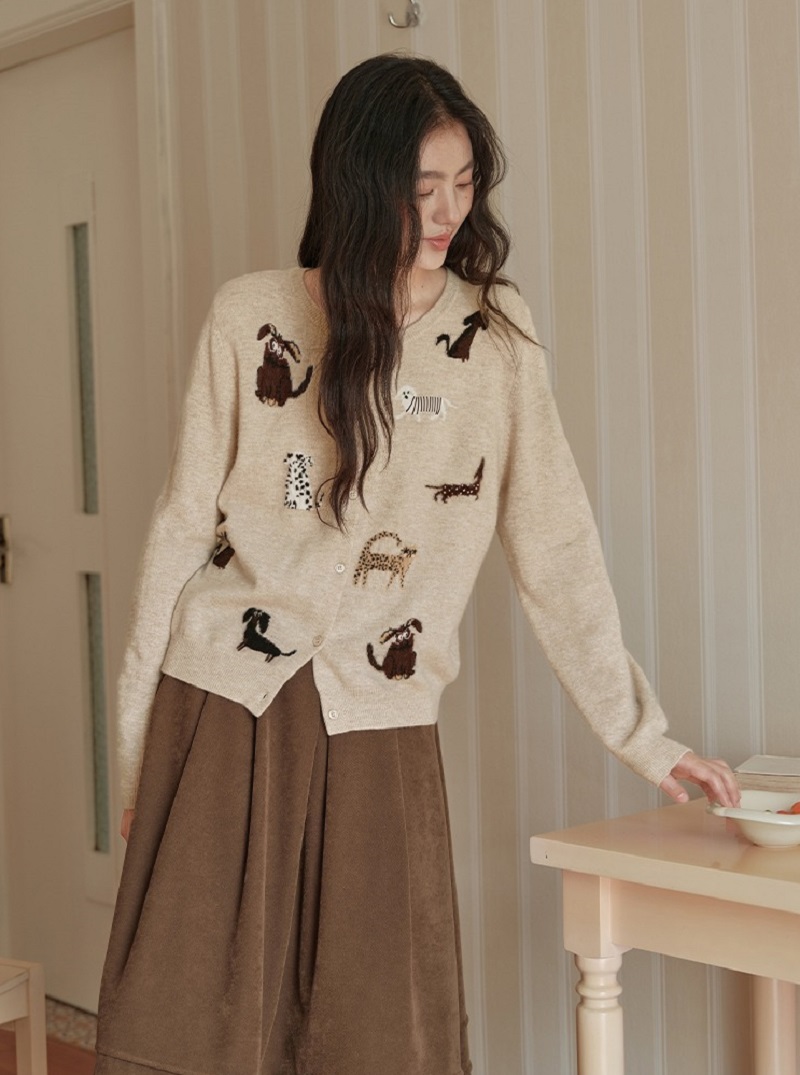 大尺碼胖mm燕麥色系針織衫長袖毛衣動物提花上衣