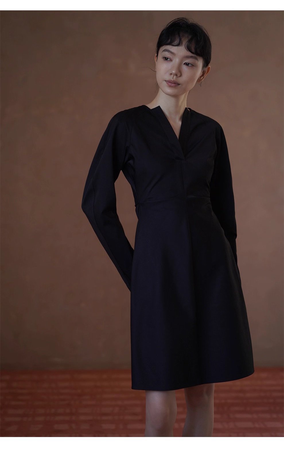 極簡廓形收腰剪裁寬鬆羊腿袖通勤短款顯瘦小個子洋裝