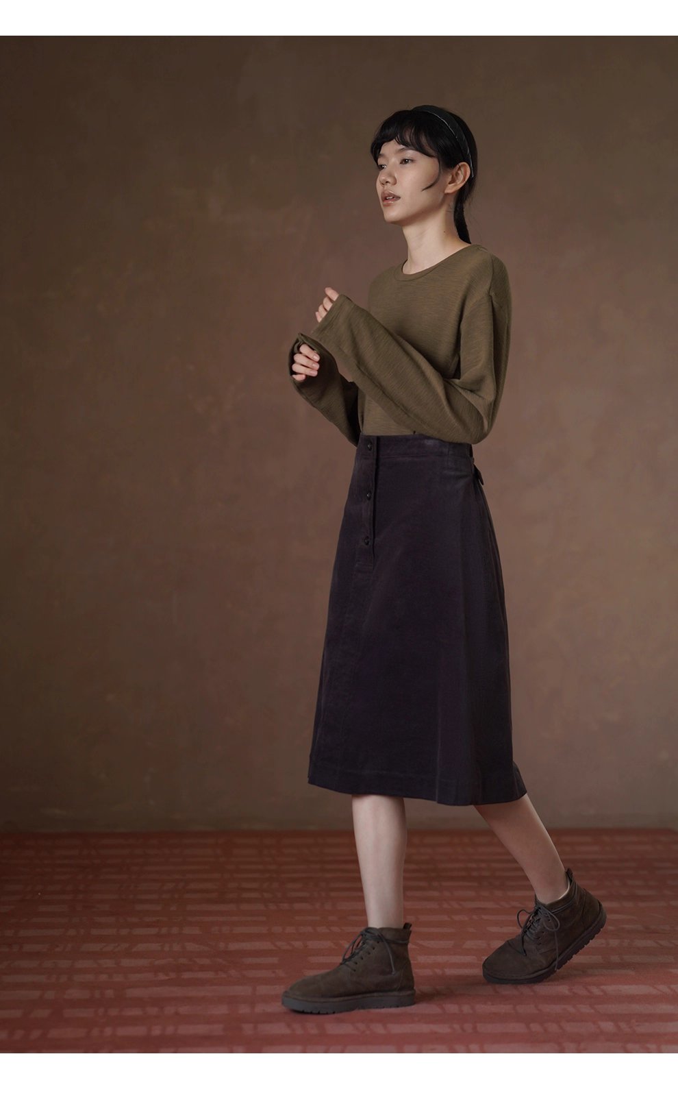 飄蕩蘆葦寬鬆上衣落肩顯瘦肌理圓領下擺開叉長袖內搭T恤