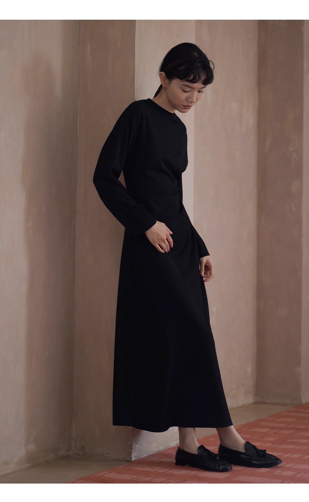 極簡品味優雅貴婦內搭洋裝圓領收腰通勤顯瘦裙子女