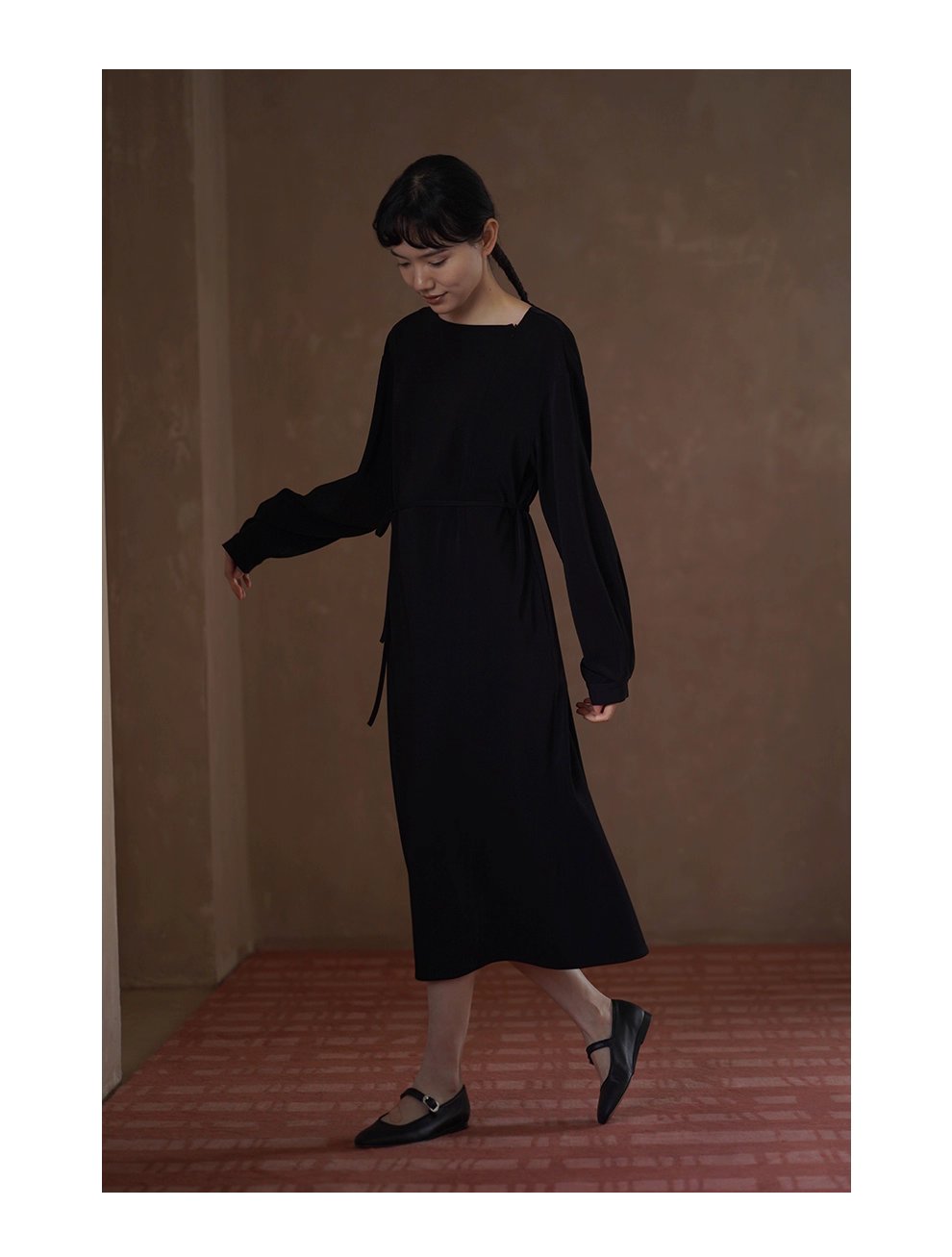 簡約乾淨線條拉鍊不規則門襟設計通勤寬鬆顯瘦洋裝女