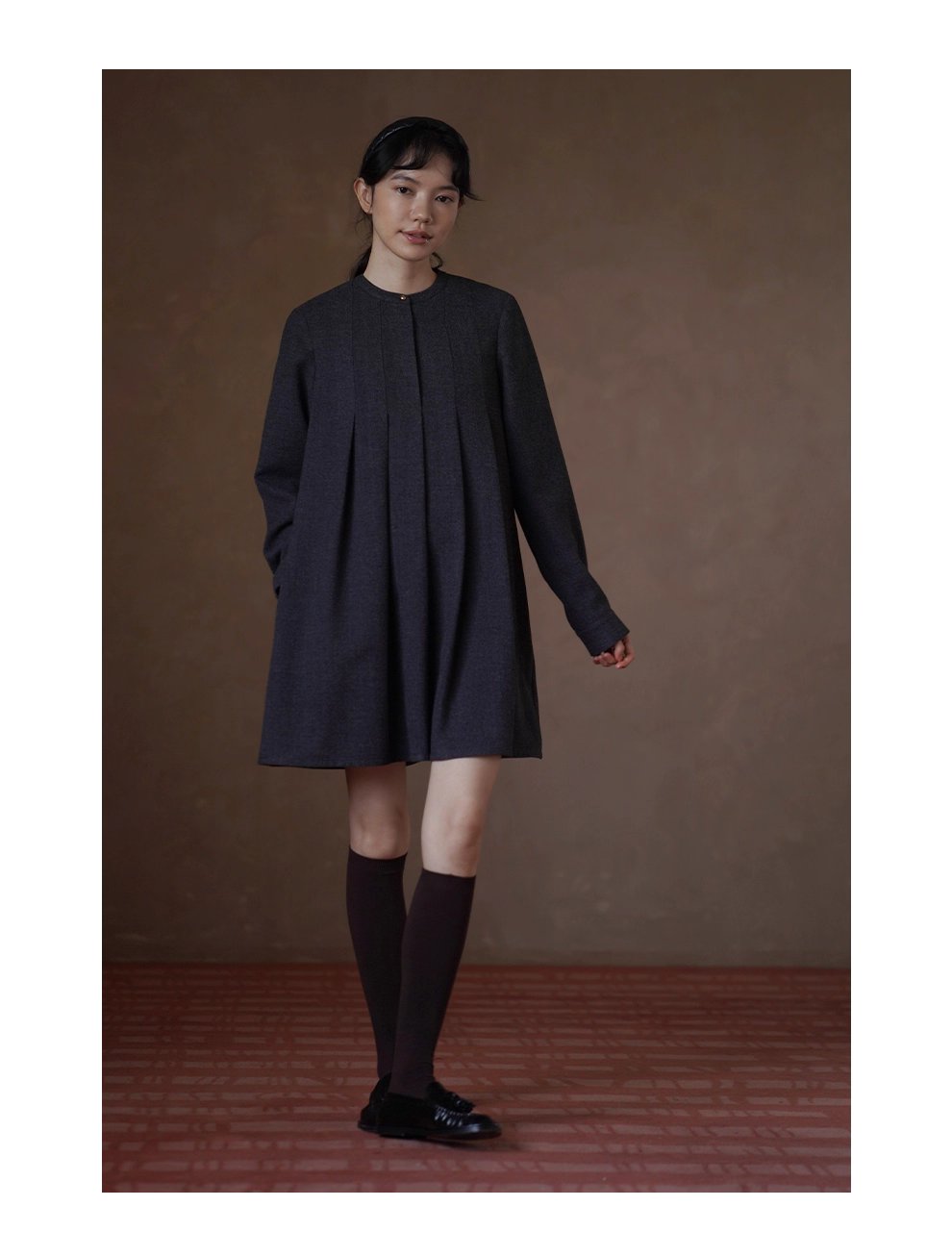 學院千金A字裙擺圓領半開門襟分割顯瘦短款加厚洋裝女