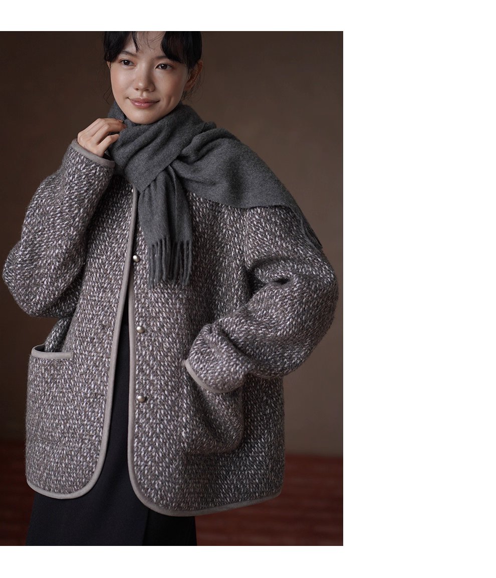 桑蠶絲綿羊毛混紡編織香香肌理寬鬆輪廓一手長夾棉大衣,桑蠶絲綿羊毛混紡編織香香肌理寬鬆輪廓一手長夾棉大衣,HBEW5095,桑蠶絲綿羊毛混紡編織香香肌理寬鬆輪廓一手長夾棉大衣,小香編織,羊毛混紡