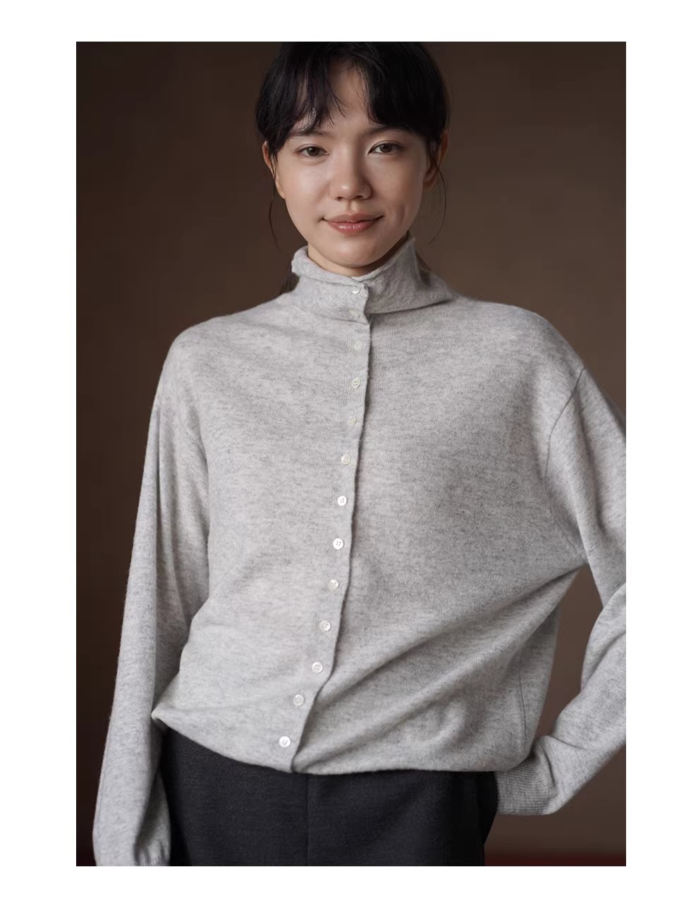 清冷柔霧敲細60s羊毛混紡立領紐扣設計開門襟通勤毛衣女,清冷柔霧敲細60s羊毛混紡立領紐扣設計開門襟通勤毛衣女,HBEW1136,清冷柔霧敲細60s羊毛混紡立領紐扣設計開門襟通勤毛衣女,排扣立領,羊毛100%