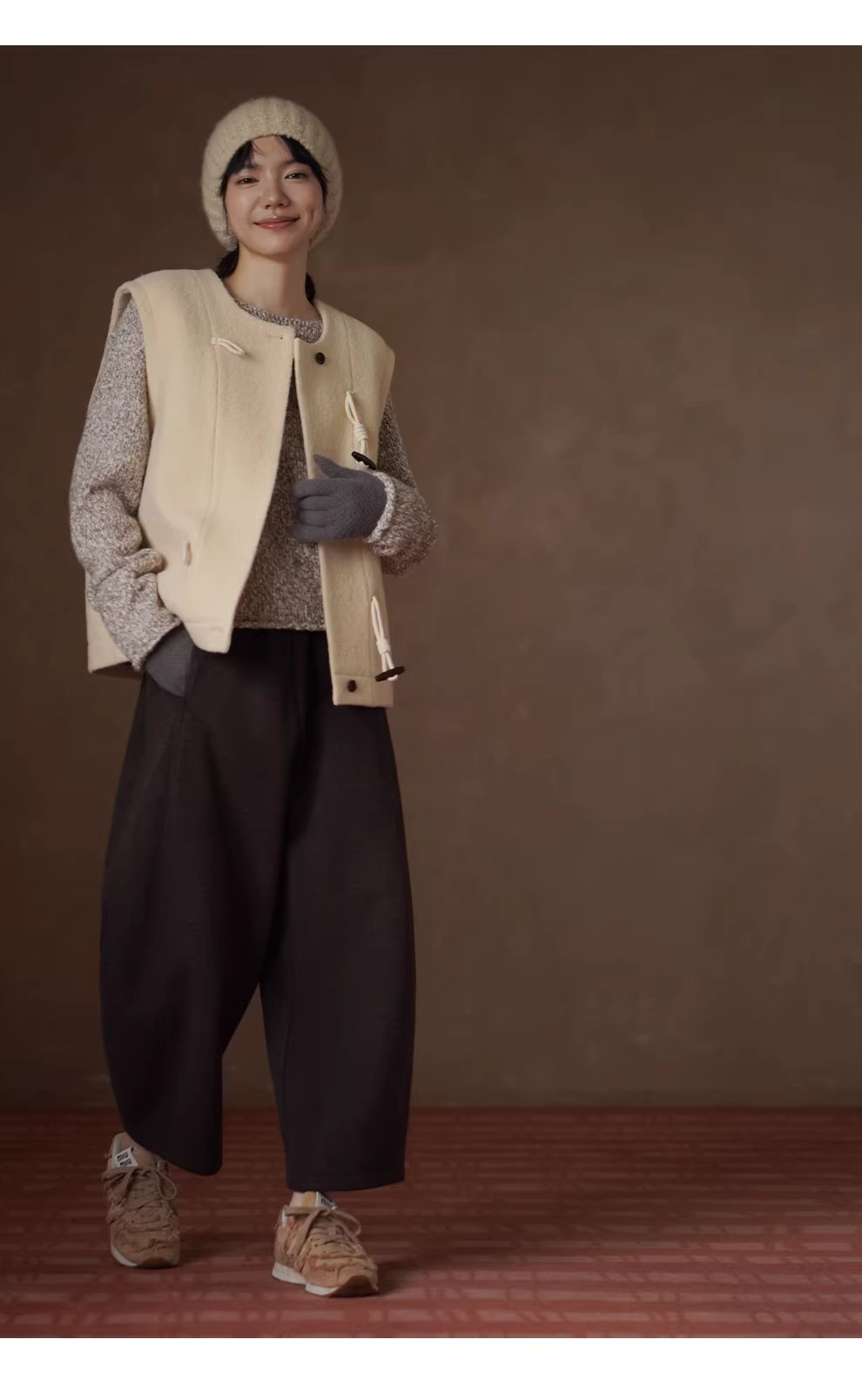 100綿羊毛顆粒肌理感牛角扣馬甲休閒寬鬆疊穿絎棉呢外套,100綿羊毛顆粒肌理感牛角扣馬甲休閒寬鬆疊穿絎棉呢外套,HBEW5100,100綿羊毛顆粒肌理感牛角扣馬甲休閒寬鬆疊穿絎棉呢外套,牛角排扣,羊毛100%