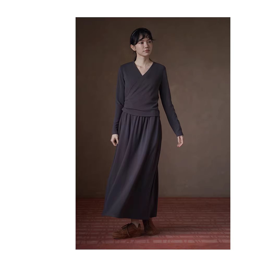 溫柔冬日套裝柔軟抓毛V領氣質合身收腰上衣鬆緊高腰半裙,溫柔冬日套裝柔軟抓毛V領氣質合身收腰上衣鬆緊高腰半裙,HBEW7060,溫柔冬日套裝柔軟抓毛V領氣質合身收腰上衣鬆緊高腰半裙,兩件式套裝,抓褶設計