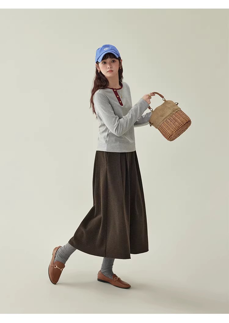 撞色斜領內搭長袖T恤女25冬季新款簡約寬鬆上衣,撞色斜領內搭長袖T恤女25冬季新款簡約寬鬆上衣,HBEW1145,撞色斜領內搭長袖T恤女25冬季新款簡約寬鬆上衣,側排扣,舒適面料