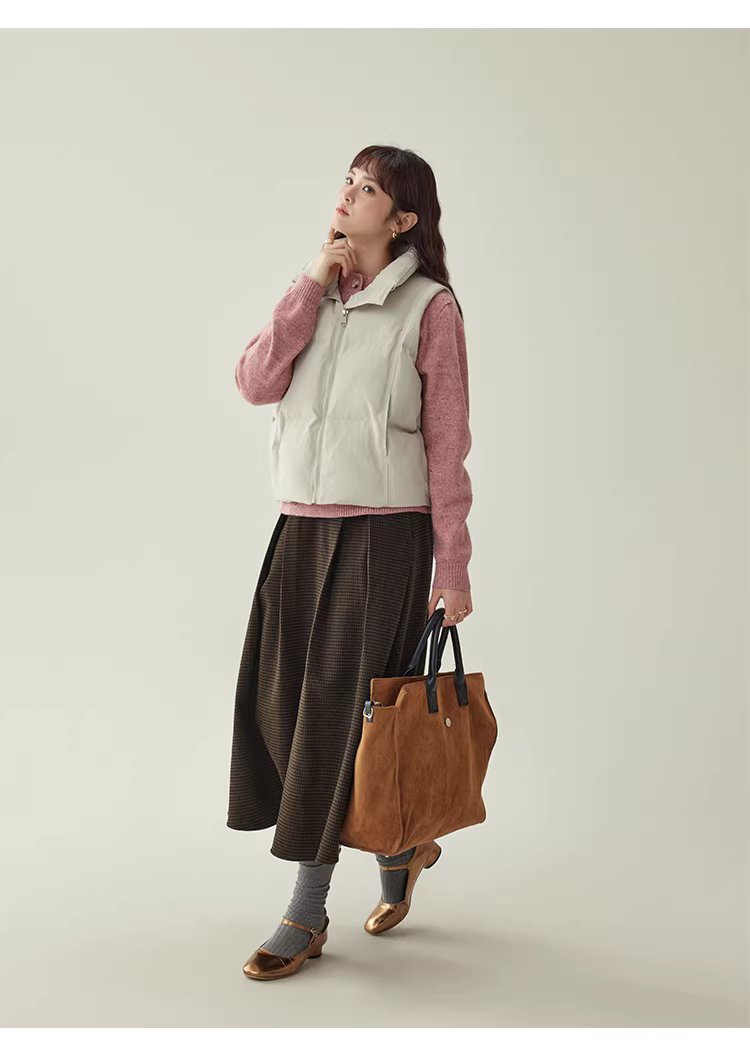 韓系純色無袖拉鍊棉服女冬新款立領馬甲疊穿外套,韓系純色無袖拉鍊棉服女冬新款立領馬甲疊穿外套,HBEW5105,韓系純色無袖拉鍊棉服女冬新款立領馬甲疊穿外套,疊搭造型,保暖舒適