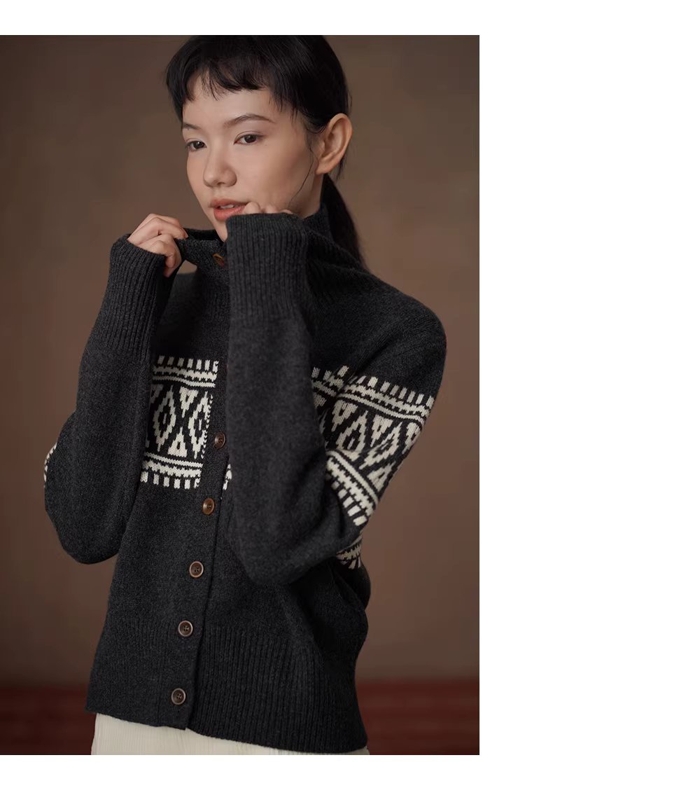 冬日經典撞色費爾島蓬鬆拉毛100羊毛立領寬鬆毛衣開襟衫女,冬日經典撞色費爾島蓬鬆拉毛100羊毛立領寬鬆毛衣開襟衫女,HBEW1161,冬日經典撞色費爾島蓬鬆拉毛100羊毛立領寬鬆毛衣開襟衫女,立領排扣,羊毛100%