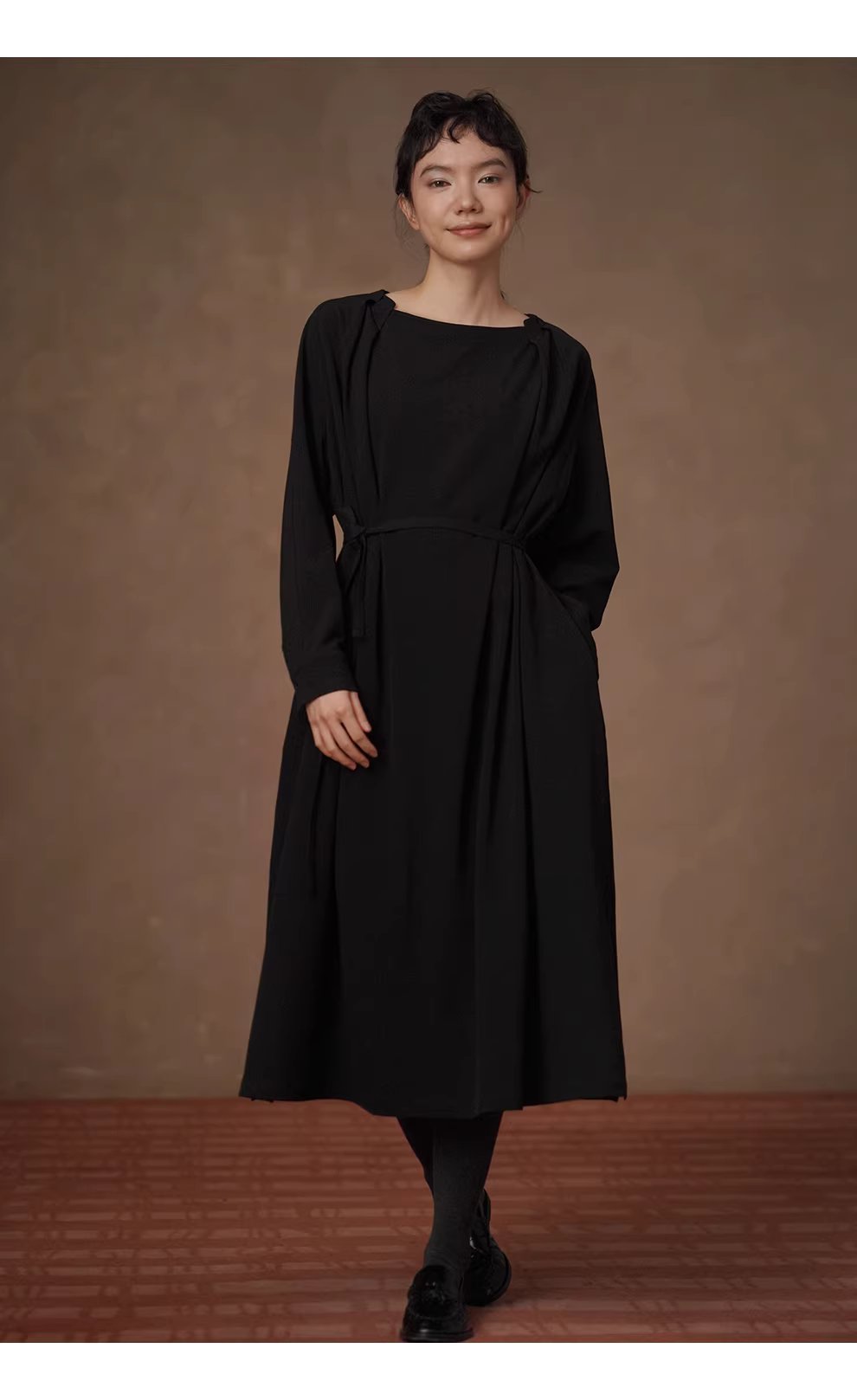 氣質且包容滿分通勤洋裝寬鬆精緻設計感顯瘦遮肉裙子,氣質且包容滿分通勤洋裝寬鬆精緻設計感顯瘦遮肉裙子,HBEW7065,氣質且包容滿分通勤洋裝寬鬆精緻設計感顯瘦遮肉裙子,壓褶細節,腰間綁繩