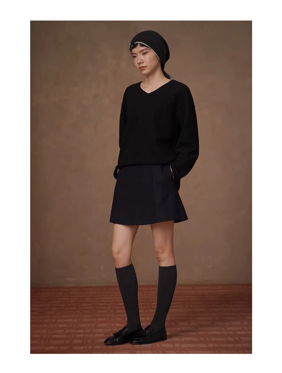 長期主義基本款內搭含羊毛軟糯V領寬鬆衛衣休閒顯瘦上衣,長期主義基本款內搭含羊毛軟糯V領寬鬆衛衣休閒顯瘦上衣,HBEW1175,長期主義基本款內搭含羊毛軟糯V領寬鬆衛衣休閒顯瘦上衣,V領造型,羊毛混紡