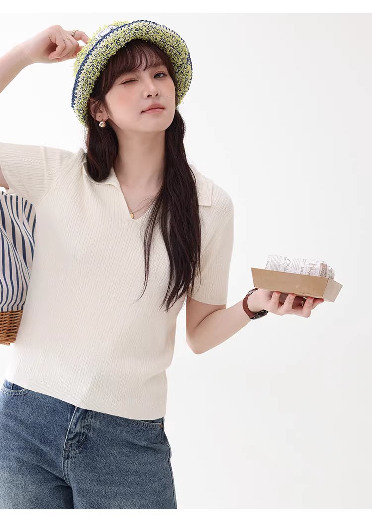 純色扭花翻V領短袖針織衫女26夏季新款溫柔顯瘦上衣,純色扭花翻V領短袖針織衫女26夏季新款溫柔顯瘦上衣,HBFS1054,純色扭花翻V領短袖針織衫女26夏季新款溫柔顯瘦上衣,V型翻領,修身版型