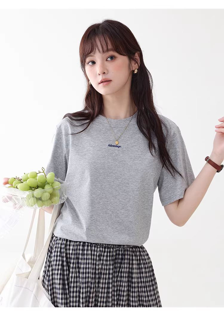 簡約英文刺繡正肩短袖T恤女夏新款寬鬆圓領百搭上衣,簡約英文刺繡正肩短袖T恤女夏新款寬鬆圓領百搭上衣,HBFS1088,簡約英文刺繡正肩短袖T恤女夏新款寬鬆圓領百搭上衣,字母刺繡,正肩版型