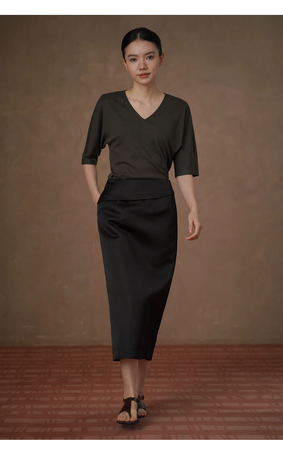 摩登高智優雅半身裙品質緞面寬翻邊高腰顯瘦通勤裙女,摩登高智優雅半身裙品質緞面寬翻邊高腰顯瘦通勤裙女,HBFS2021,摩登高智優雅半身裙品質緞面寬翻邊高腰顯瘦通勤裙女,高腰直筒,翻邊遮肉