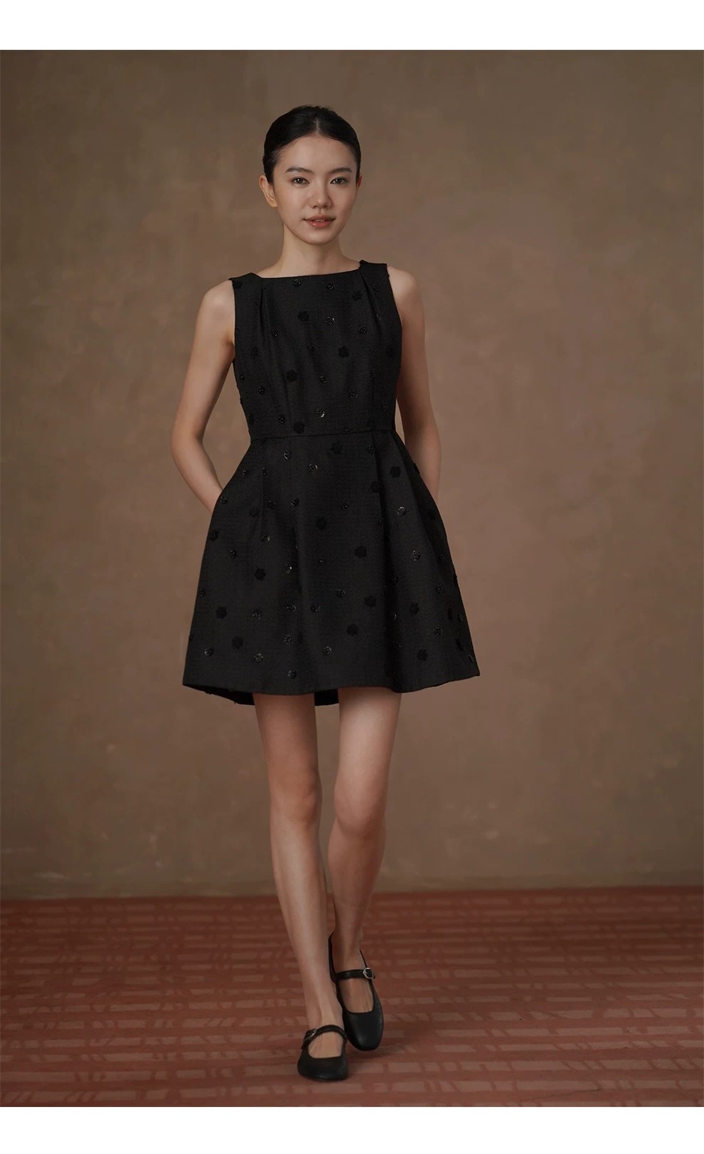 超重工立體繡花手工釘珠收腰一字領顯瘦短款無袖洋裝,超重工立體繡花手工釘珠收腰一字領顯瘦短款無袖洋裝,HBFS7049,超重工立體繡花手工釘珠收腰一字領顯瘦短款無袖洋裝,小香氣質,立體繡珠