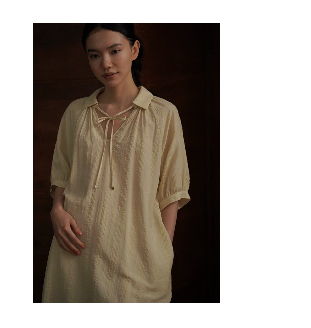 透氣親膚立體泡泡肌理細條紋寬鬆繫帶V領直筒顯瘦洋裝,透氣親膚立體泡泡肌理細條紋寬鬆繫帶V領直筒顯瘦洋裝,HBFS7050,透氣親膚立體泡泡肌理細條紋寬鬆繫帶V領直筒顯瘦洋裝,泡泡紋理,版型修飾