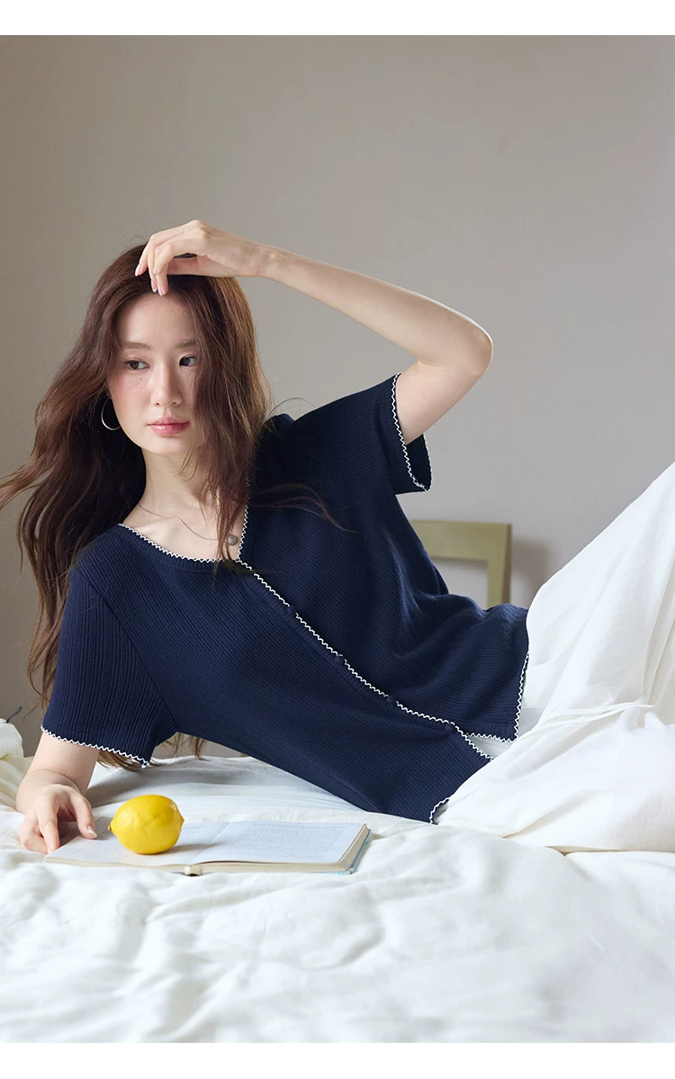 大尺碼漂亮V領短袖針織衫女2026新款夏季正肩T恤上衣女高級感,大尺碼漂亮V領短袖針織衫女2026新款夏季正肩T恤上衣女高級感,HBFS1163,大尺碼漂亮V領短袖針織衫女2026新款夏季正肩T恤上衣女高級感,滾邊設計,正肩版型