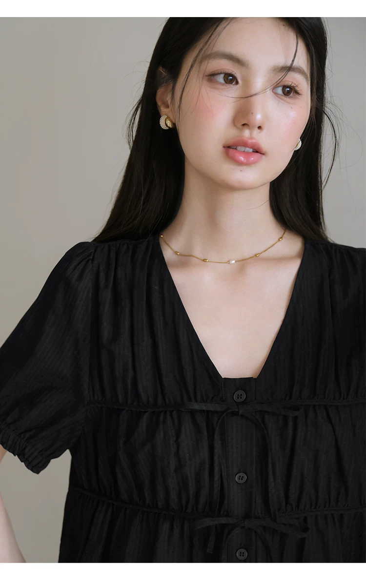 大尺碼女法式短袖襯衫V領襯衣女夏2026新款胖mm娃娃衫上衣,大尺碼女法式短袖襯衫V領襯衣女夏2026新款胖mm娃娃衫上衣,HBFS1165,大尺碼女法式短袖襯衫V領襯衣女夏2026新款胖mm娃娃衫上衣,抓褶細節,V領造型
