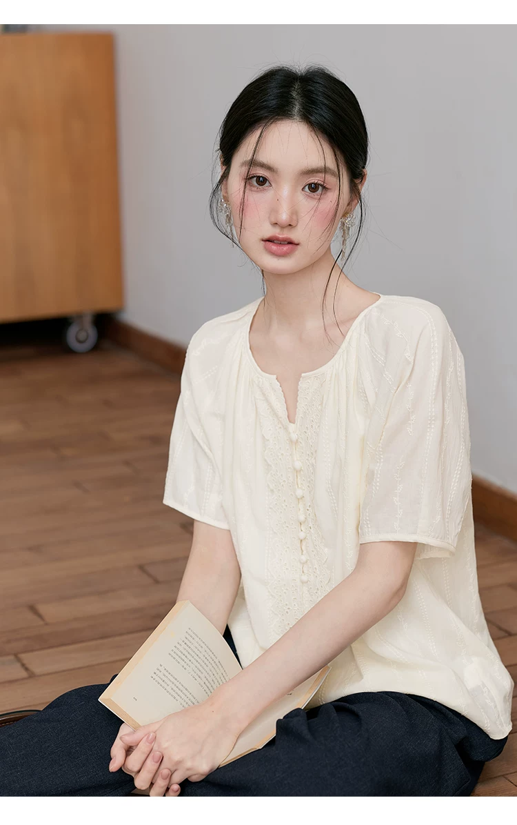 大尺碼女裝胖mm巨好看短袖襯衫刺繡上衣2026新款夏季法式小衫,大尺碼女裝胖mm巨好看短袖襯衫刺繡上衣2026新款夏季法式小衫,HBFS1175,大尺碼女裝胖mm巨好看短袖襯衫刺繡上衣2026新款夏季法式小衫,抓褶領口,刺繡細節