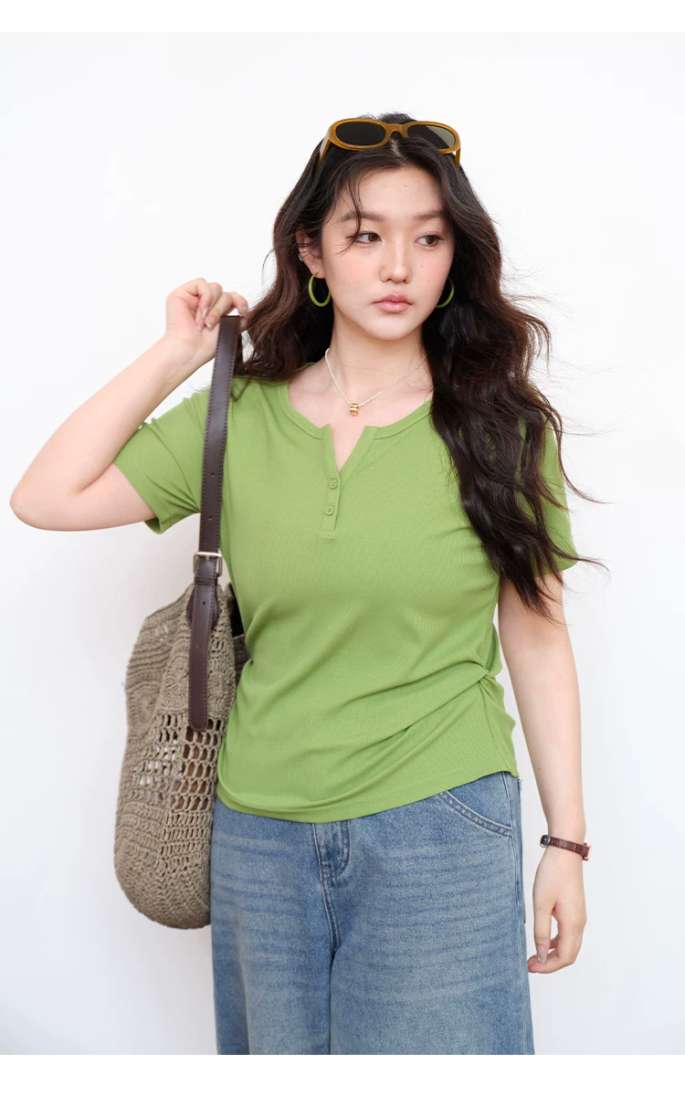 胖mm大尺碼女款正肩綠色短袖T恤女夏2026新款寬鬆多巴胺上衣,胖mm大尺碼女款正肩綠色短袖T恤女夏2026新款寬鬆多巴胺上衣,HBFS1186,胖mm大尺碼女款正肩綠色短袖T恤女夏2026新款寬鬆多巴胺上衣,中大尺碼,半開排扣