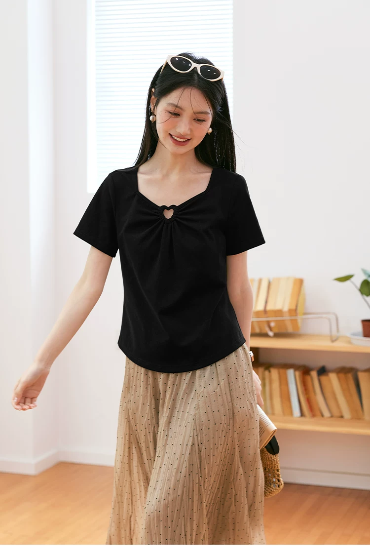 大尺碼夏裝方領黑色短袖T恤女2026新款法式絕美愛心鏤空上衣,大尺碼夏裝方領黑色短袖T恤女2026新款法式絕美愛心鏤空上衣,HBFS1232,大尺碼夏裝方領黑色短袖T恤女2026新款法式絕美愛心鏤空上衣,中大尺碼,愛心簍空