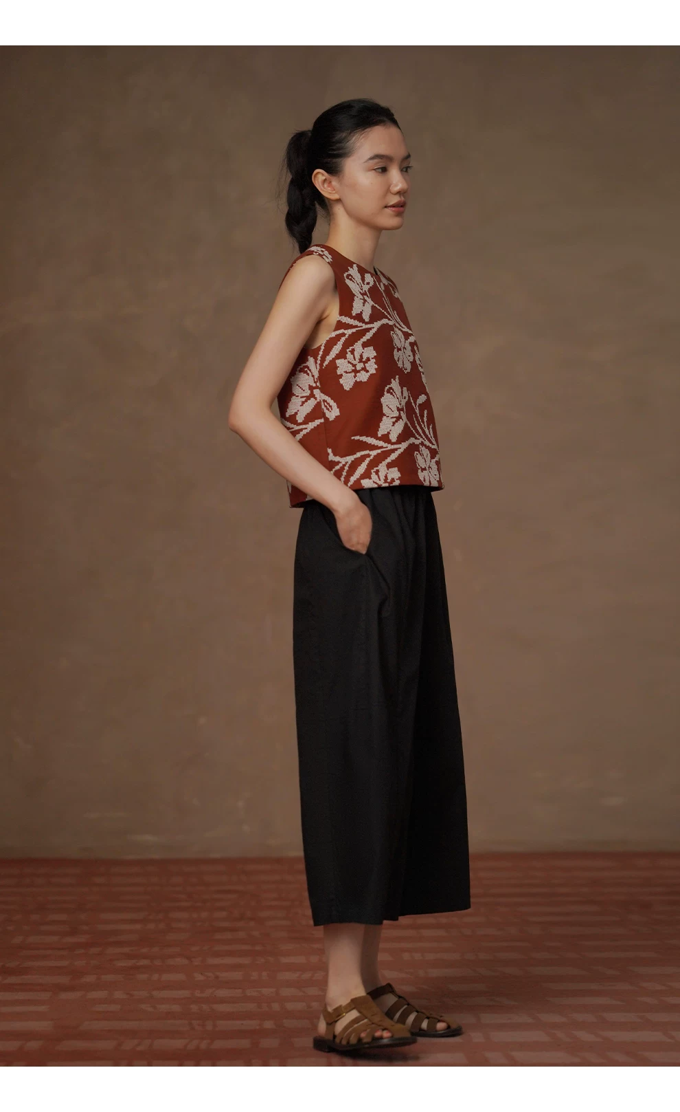 重工飽滿刺繡提花顯白圓領短版寬鬆無袖假日背心上衣女,重工飽滿刺繡提花顯白圓領短版寬鬆無袖假日背心上衣女,HBFS1329,重工飽滿刺繡提花顯白圓領短版寬鬆無袖假日背心上衣女,提花刺繡,顯白短版