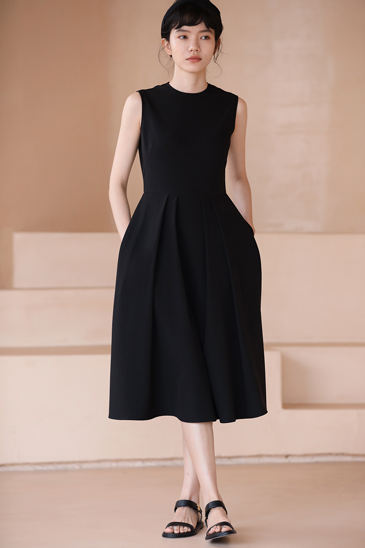 法式複古壓褶收腰赫本小黑裙氣質長款連身裙洋裝