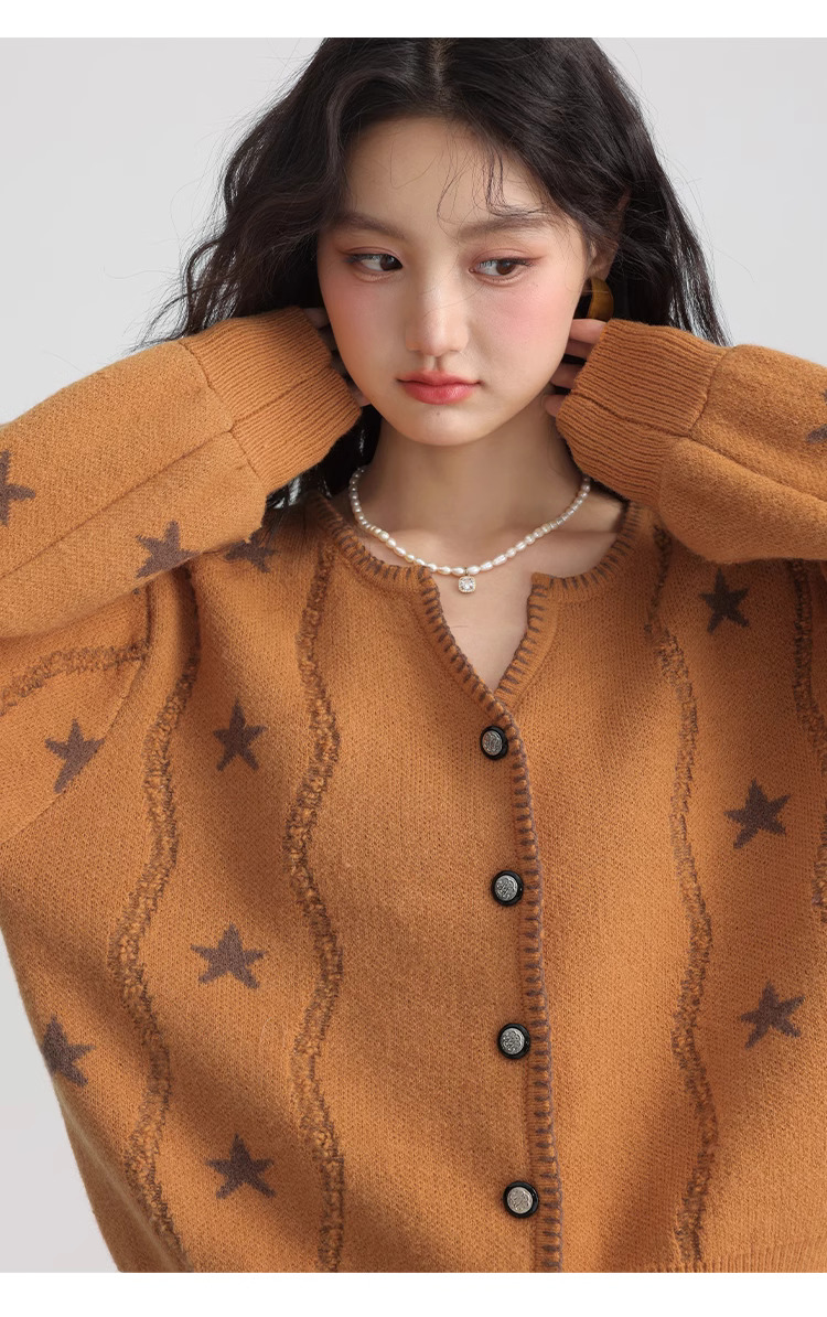 設計感毛衣女外套胖mm顯瘦針織衫開衫,設計感毛衣女外套胖mm顯瘦針織衫開衫秋冬內搭打底上衣,HBEW5987,設計感毛衣女外套胖mm顯瘦針織衫開衫,V領排扣,星星針織