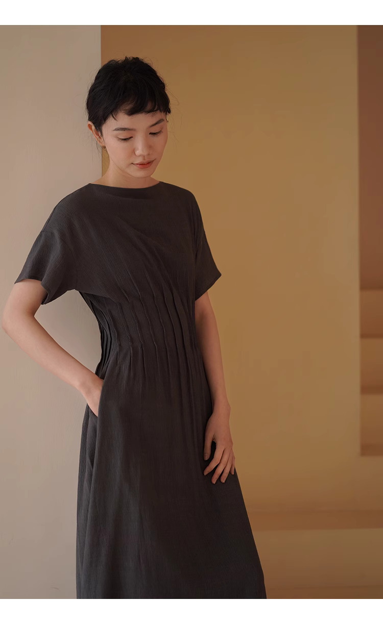 溫潤水墨畫立體打攬收腰工藝顯瘦落肩氣質通勤連身裙女