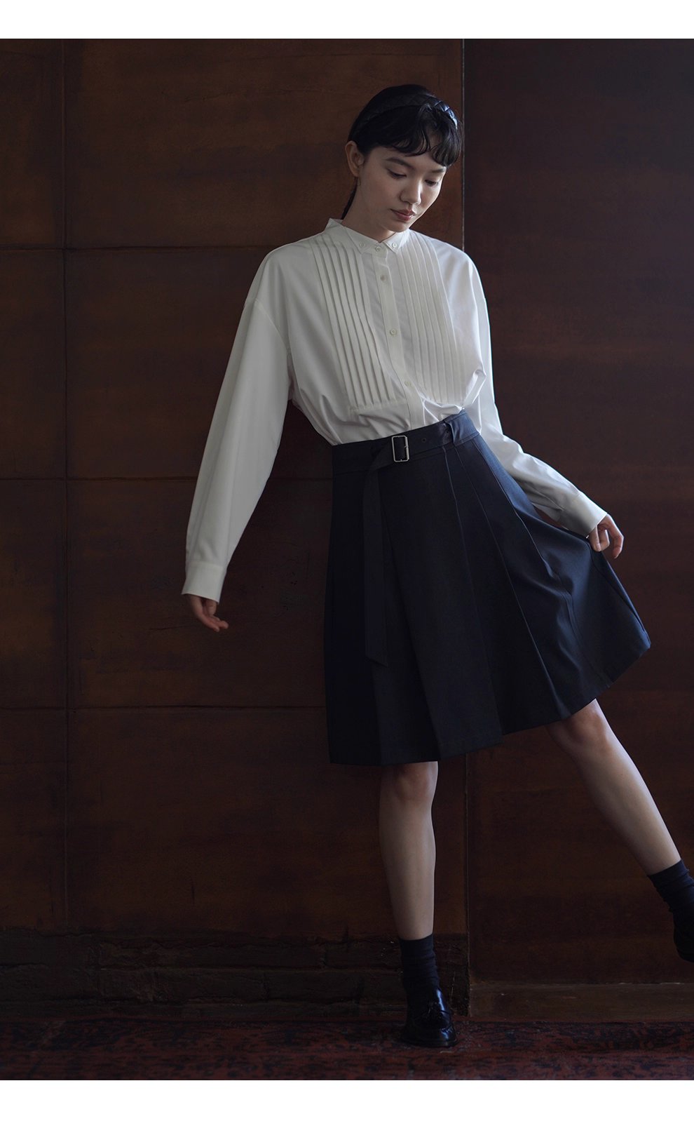 復古回潮小翻領精緻塔克線門襟經典H版型顯瘦通勤襯衫女