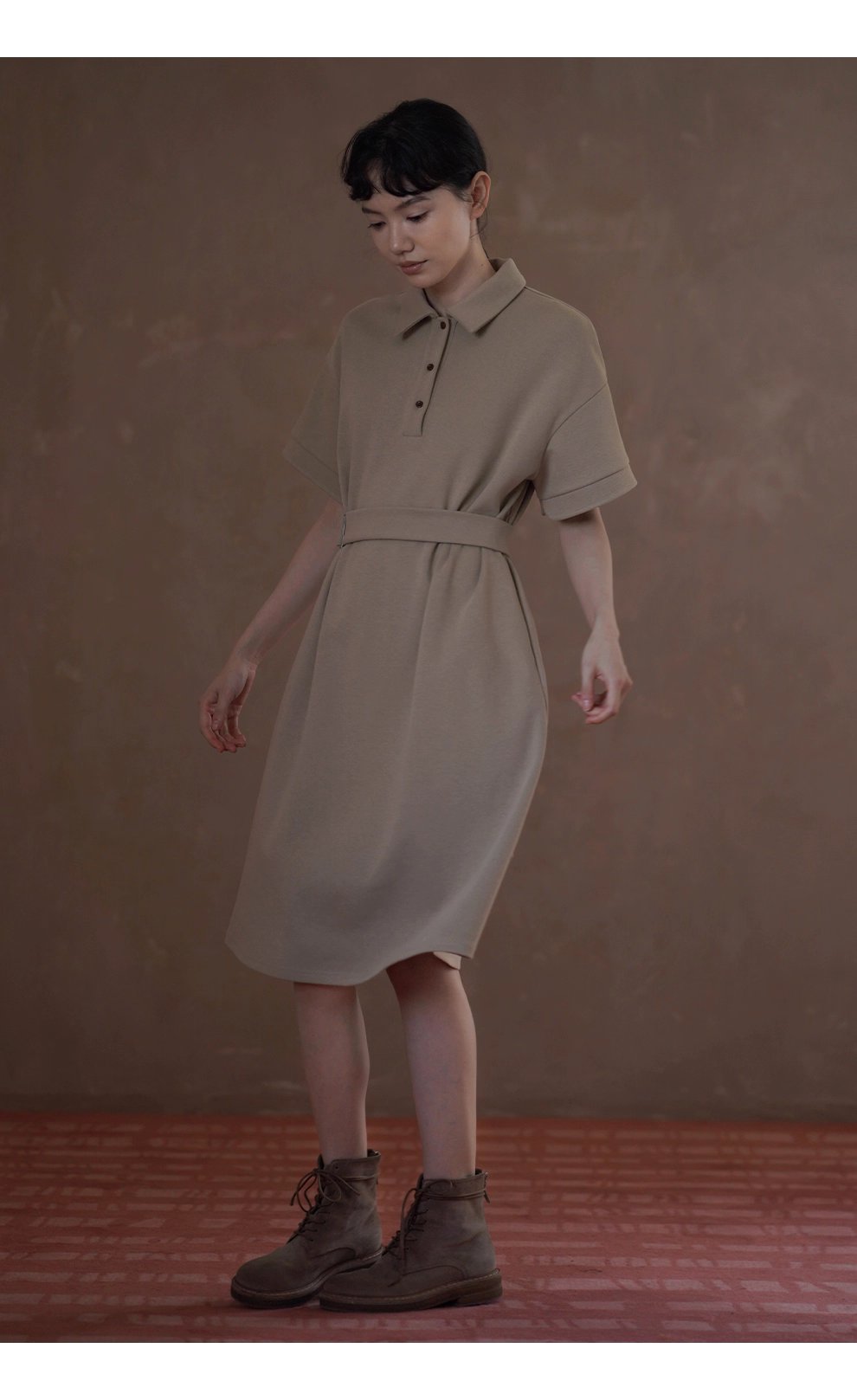 入秋的選擇寬鬆落肩顯瘦不挑人直筒polo領學院風洋裝