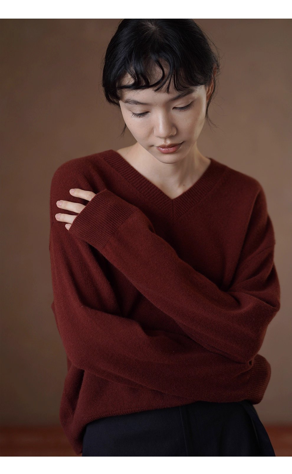 復古勃更第紅顯白柔軟山羊絨羊毛混紡顯瘦V領寬鬆毛衣女