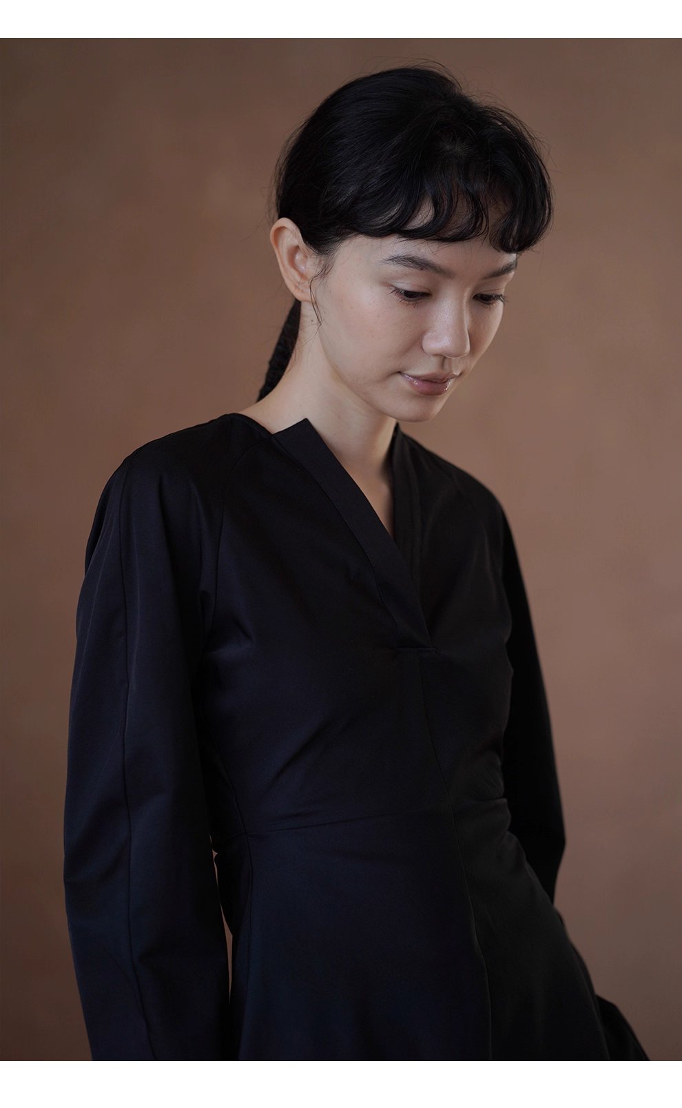 極簡廓形收腰剪裁寬鬆羊腿袖通勤短款顯瘦小個子洋裝