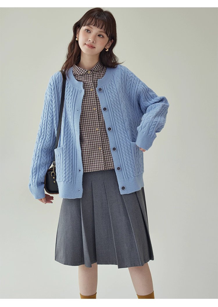 藍色麻花單排扣毛衣開襟衫女秋季新款慵懶長袖上衣,藍色麻花單排扣毛衣開襟衫女秋季新款慵懶長袖上衣,HBEW5068,藍色麻花單排扣毛衣開襟衫女秋季新款慵懶長袖上衣,圓領排扣,麻花針織