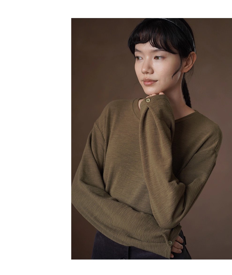 飄蕩蘆葦寬鬆上衣落肩顯瘦肌理圓領下擺開叉長袖內搭T恤