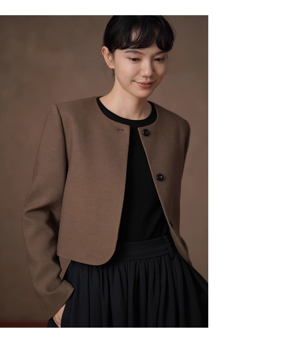 俐落入秋含羊毛西裝圓領短版小個子通勤顯瘦正肩外套