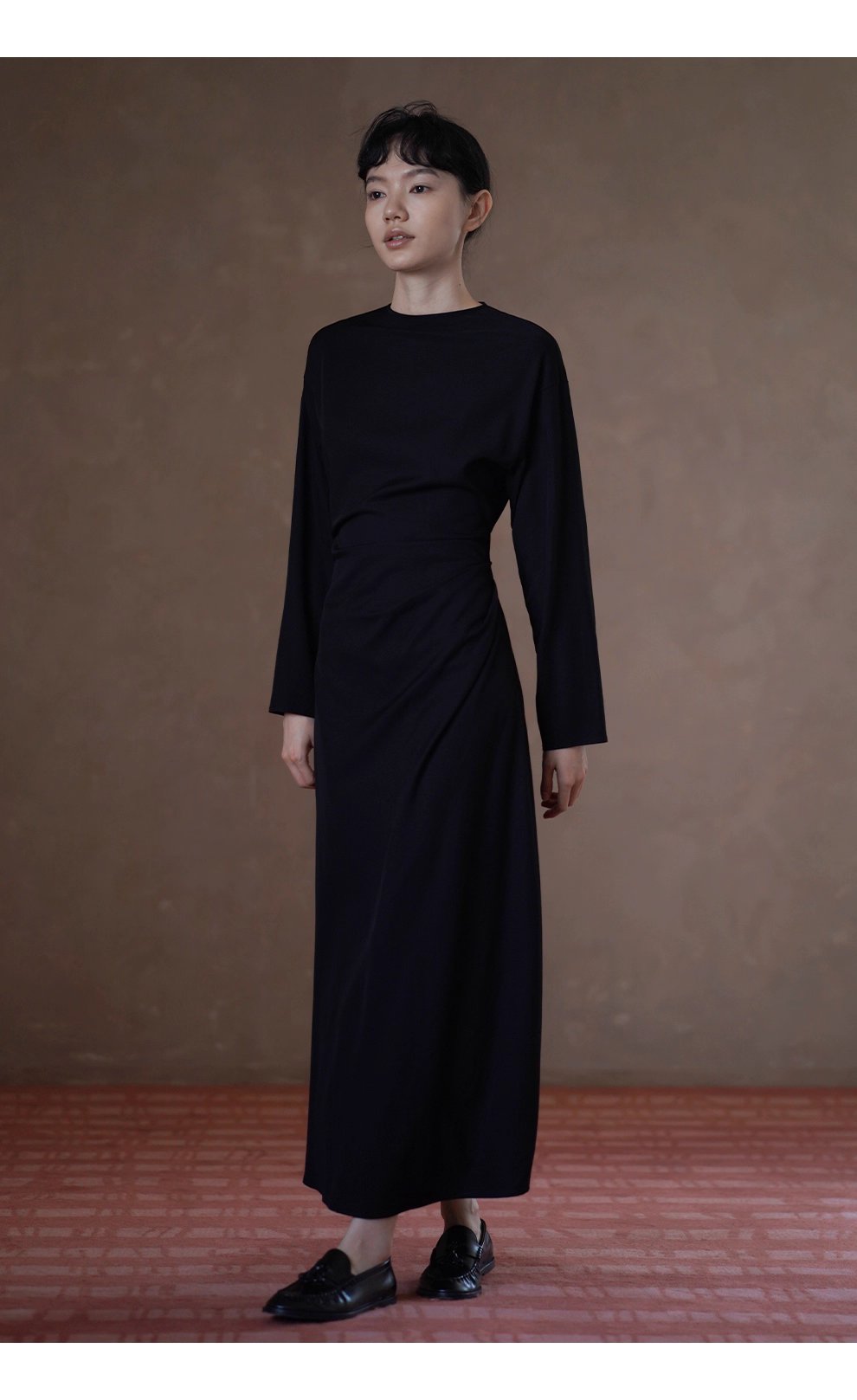 極簡品味優雅貴婦內搭洋裝圓領收腰通勤顯瘦裙子女