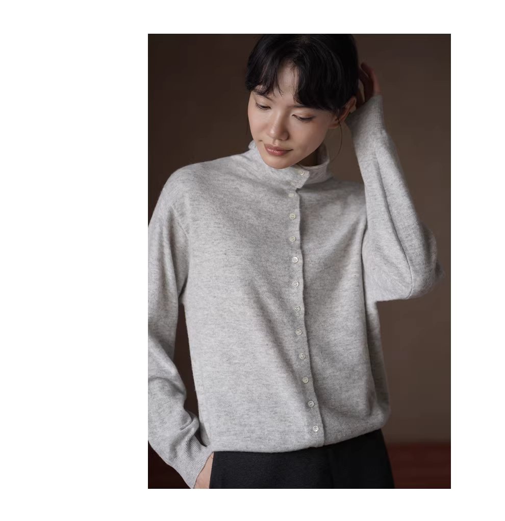 清冷柔霧敲細60s羊毛混紡立領紐扣設計開門襟通勤毛衣女,清冷柔霧敲細60s羊毛混紡立領紐扣設計開門襟通勤毛衣女,HBEW1136,清冷柔霧敲細60s羊毛混紡立領紐扣設計開門襟通勤毛衣女,排扣立領,羊毛100%