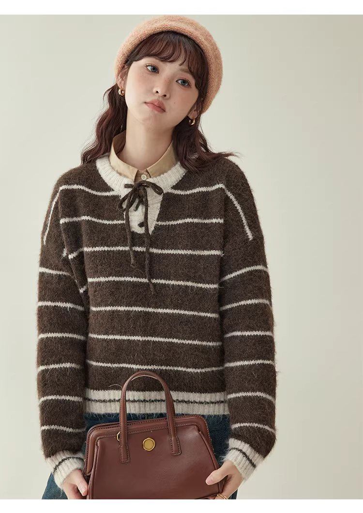 撞色條紋綁帶圓領羊毛毛衣女冬季新款甜美落肩袖上衣,撞色條紋綁帶圓領羊毛毛衣女冬季新款甜美落肩袖上衣,HBEW1155,撞色條紋綁帶圓領羊毛毛衣女冬季新款甜美落肩袖上衣,綁帶衣領,羊毛混紡