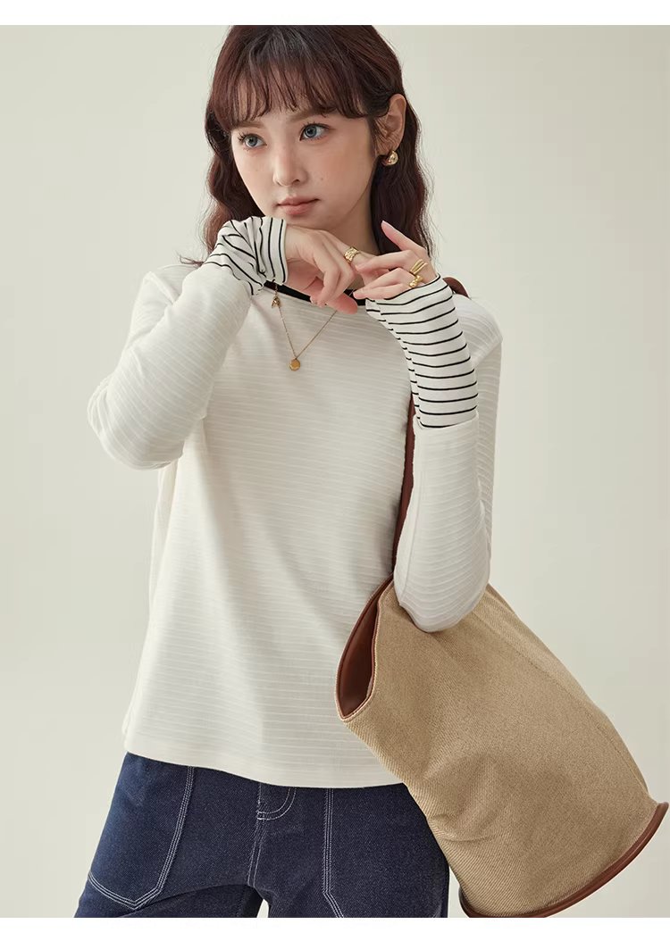 撞色拼接肌理長袖t卹女冬新款簡約圓領內搭上衣,撞色拼接肌理長袖t卹女冬新款簡約圓領內搭上衣,HBEW1160,撞色拼接肌理長袖t卹女冬新款簡約圓領內搭上衣,撞色領口,舒適面料